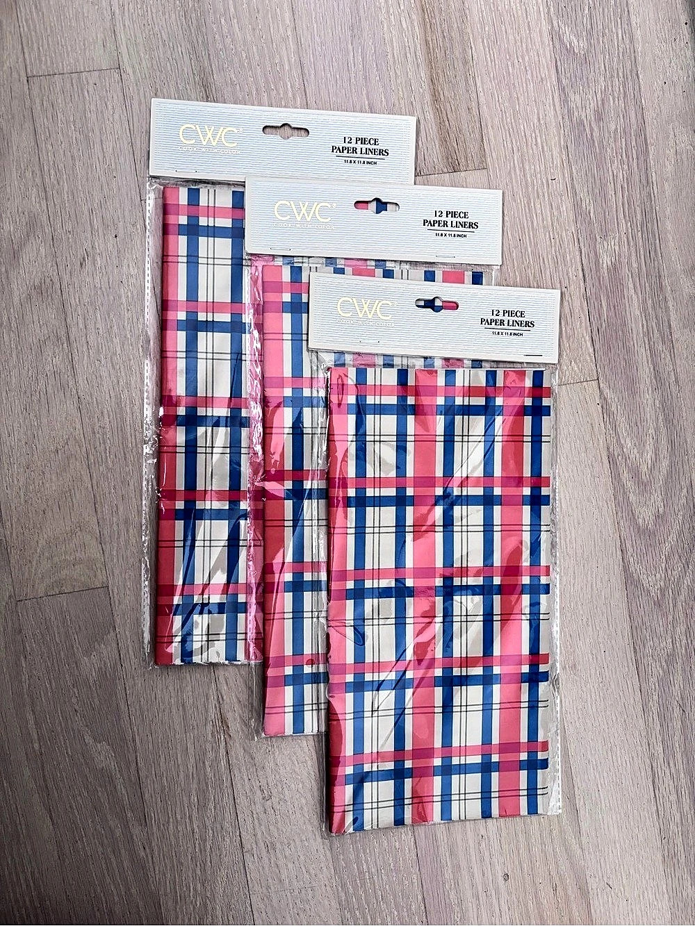 CWC Plaid Paper Liners for food presentation and wrapping 36 sheets - Sealed